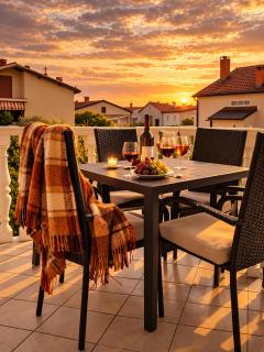 ULA LA - Stylish Boutique Apartment & Free Private Parking - 0