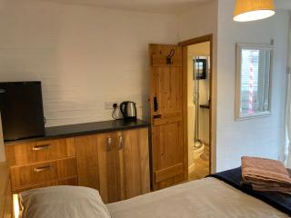 The Donkey Shed a Cosy ensuite double - 6