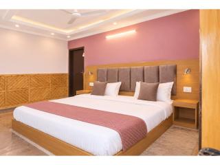The Grand Hotel Nainital CROW - NATION - Royal Stay with Spacious Rooms, Modern Comforts & Tranquil Mountain Views - 4