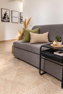 ULA LA - Stylish Boutique Apartment & Free Private Parking - 5