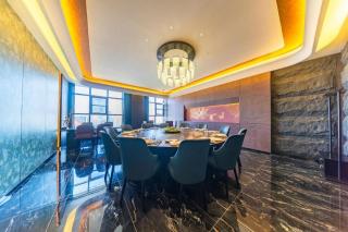 IU Hotels· Lanzhou Xike Station Huanghelou Branch - 0