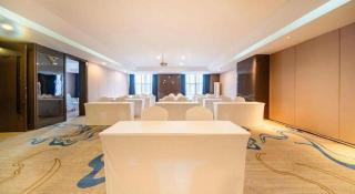IU Hotels· Lanzhou Xike Station Huanghelou Branch - 3