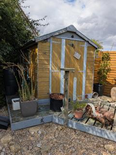 Pet-friendly home, enclosed garden & parking - 9