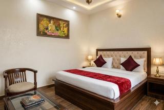 Revking--Grand INN Near 2 Min From Vaishali Metro Station 3-star Hotel l Vaishali, Ghaziabad - 9