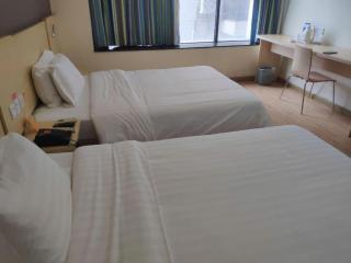 7 Days Inn Guangzhou High-Speed South Railway Station Huijiang Metro Station - 5