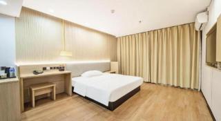 IU Hotel Langzhong Ancient City Scenic Spot - 4