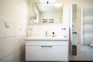 Möwe - Apartment in der Hafenresidenz mit Balkon & Wellness - 1