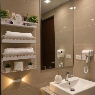 Klay's by The KlayVan Prive at La Cassia Residences - 4