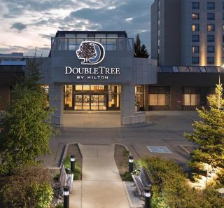 DoubleTree by Hilton West Edmonton - 0