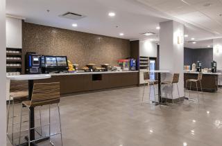 DoubleTree by Hilton West Edmonton - 6