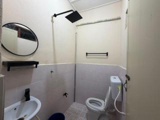 Irama Inn 3 Beach Resort - 5