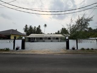 Irama Inn 3 Beach Resort - 9