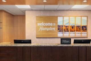 Hampton Inn & Suites by Hilton Langley-Surrey - 5