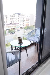 Luxury 1BR with Balcony, Parking & Eiffel Tower view - 9