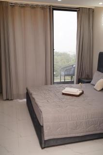 Luxury 1BR with Balcony, Parking & Eiffel Tower view - 8