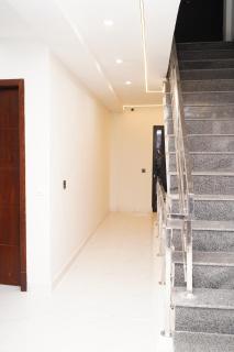 Luxury 1BR with Balcony, Parking & Eiffel Tower view - 6