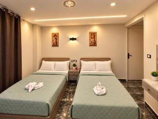 Karma Studios & Suites - 8