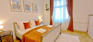 Classic Prague Apartment, Bright & Quiet, Rooftop Views - 3