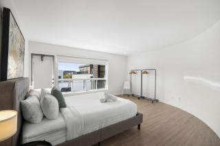 Hotel Laurence - 1