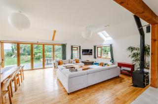 Spacious 7 bedroom retreat in peaceful location - 6