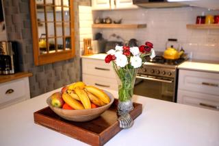 The Opal Room in a Luxury 3 Bedroom Home in Kyalami - 2