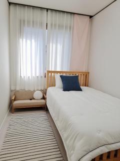 5 min to Gangnam-gu Office Station, 5 min to Cheongdam Station, 3BR, Spacious, 1 min to Cheongdam Luxury Street, Apgujeong, COEX, 5 min by car to Seongsu - 2
