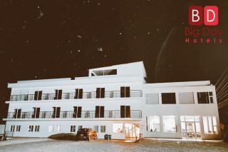 Entrada directa al lago - Big Day Hotel - 3