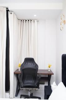 Business 1BR Suite with WiFi, Netflix & Free Parking - 6