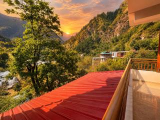 The Saga Mountain Stays - 6