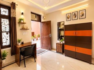 Hotel Kanak Stay Guest House - 1