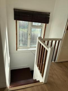 Spacious 3 Bed Home, Sleeps 6, Free Parking , Family & Contractor Stay - 1