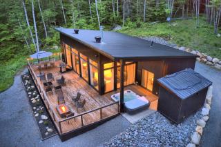 KALLM Mont-Tremblant luxury chalet with sauna, hot tub, private beach & pond on 7acre estate - 6