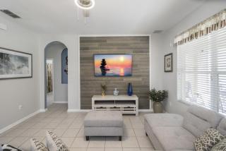Spacious 6BR Villa | Pool • Parking • Near Disney World - 1