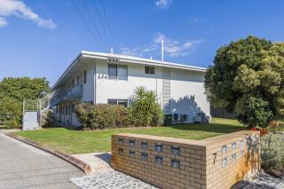 Scarborough Surf & Sunsets – Ocean-View Apartment - 9