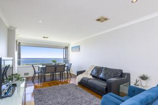 Scarborough Surf & Sunsets – Ocean-View Apartment - 7
