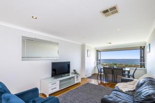 Scarborough Surf & Sunsets – Ocean-View Apartment - 5