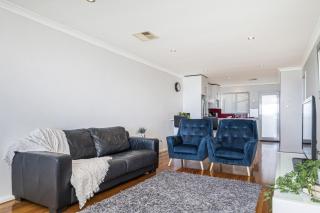 Scarborough Surf & Sunsets – Ocean-View Apartment - 2