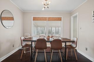 Family & Work-Friendly 3BD w Fire Pit - U of I 1M - 3