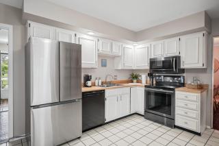 Family & Work-Friendly 3BD w Fire Pit - U of I 1M - 9