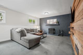 Family & Work-Friendly 3BD w Fire Pit - U of I 1M - 8