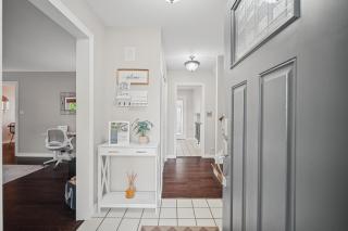 Family & Work-Friendly 3BD w Fire Pit - U of I 1M - 5
