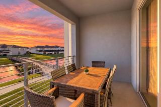Relaxing Lakeview 2BR Condo with 2 Clubhouses - 2