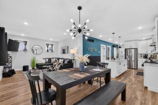 Fully Stocked 4BR Bungalow | Near Tower Grove Park & The Grove | Free Parking - 0