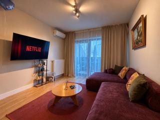 Green Leaf Apt in Diamond of Skopje with Free Parking, Private Yard and Private park access - 0