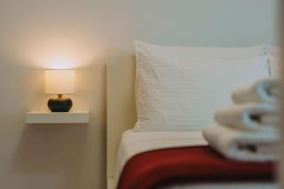 Minimal Apartment in Vouliagmeni - 4
