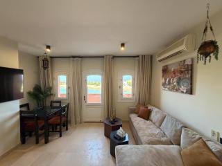 Relaxing 2BR Chalet with Lagoon & Pool View in El Gouna West Golf - 8