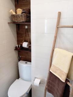 Central Sofia Apt Separate Kitchen, Singer Work Desk, Fast WiFi & Metro - 2
