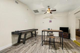 Modern 3Br2Ba Pool Oasis - Near I-95 & Shops - 9