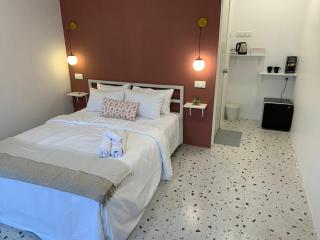 Chic and Modern Estate - 2