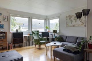 Traditional Home in Tromsø - with bathtub and fireplace - 9